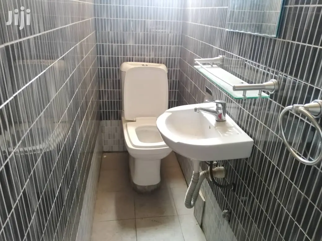 2bdrm Block of Flats in Ga East Municipal for rent