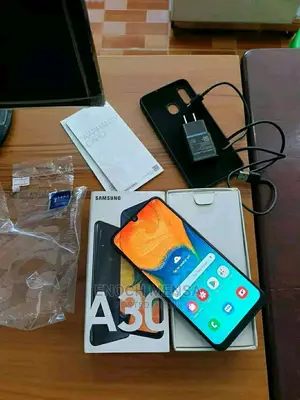 New Samsung Galaxy A30 64 GB Black