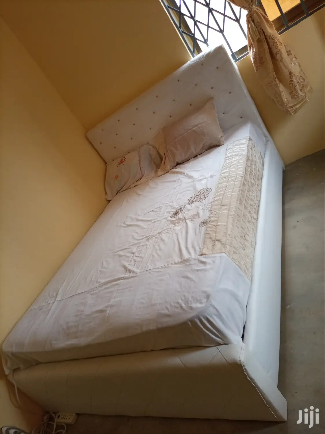 Pure White Double Beds With Mattress for Sell