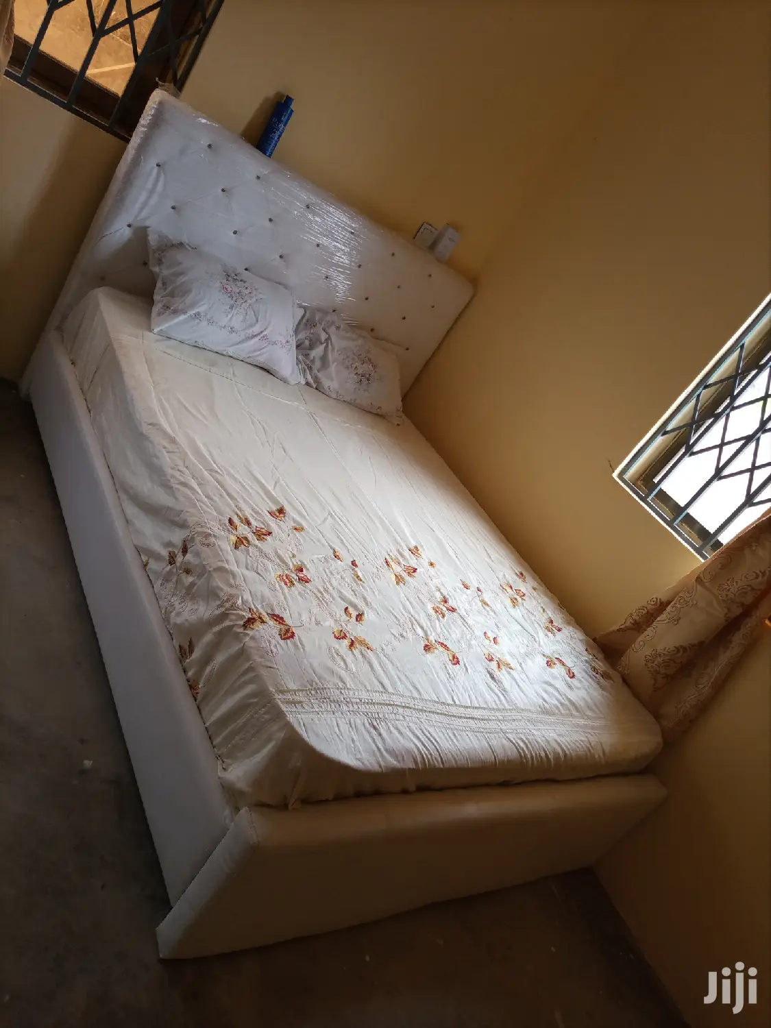 Pure White Double Beds With Mattress for Sell