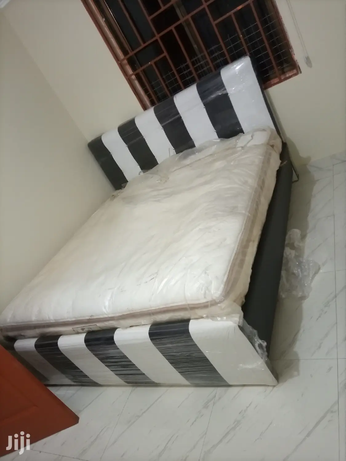 Kongsize Bed With Mattress . Free Delivery