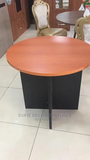 Promotion of Wooden Round Table