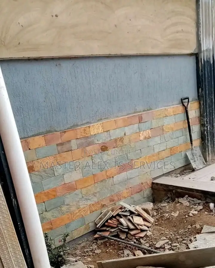 Expert Cutting Stone Layers