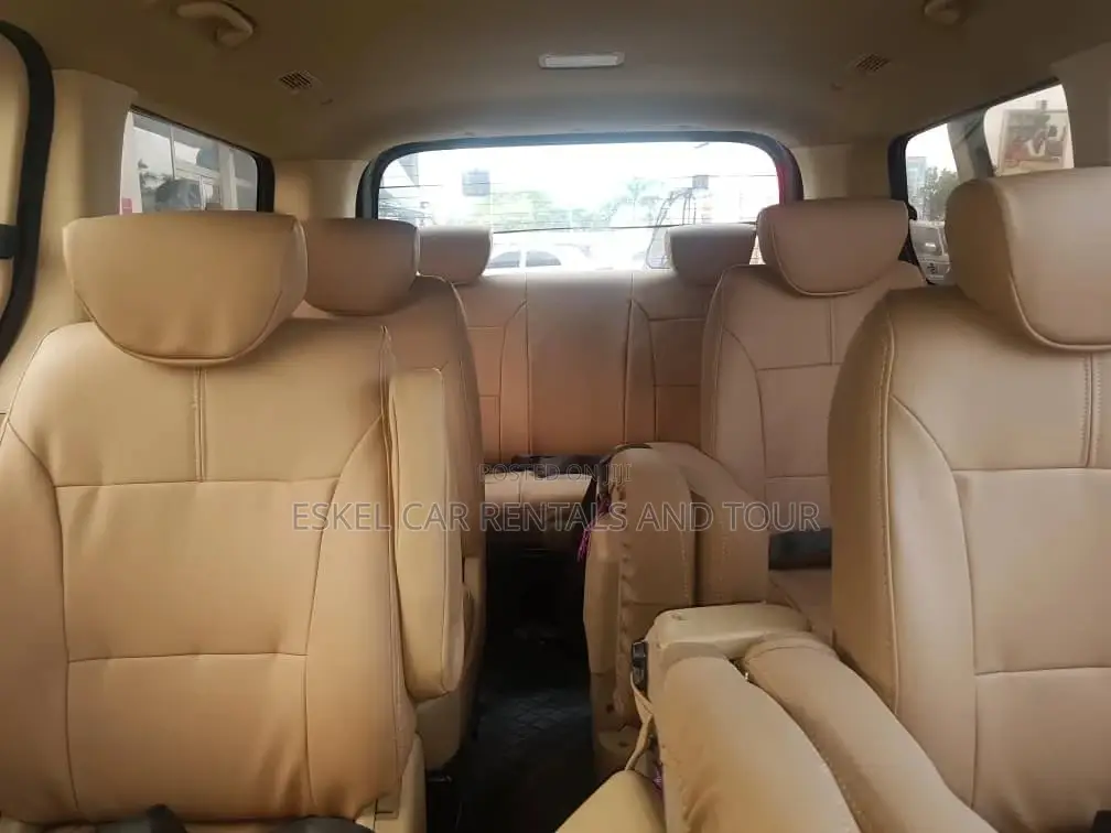 Hyundai H1 Mini Bus For Rent