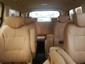 Hyundai H1 Mini Bus For Rent