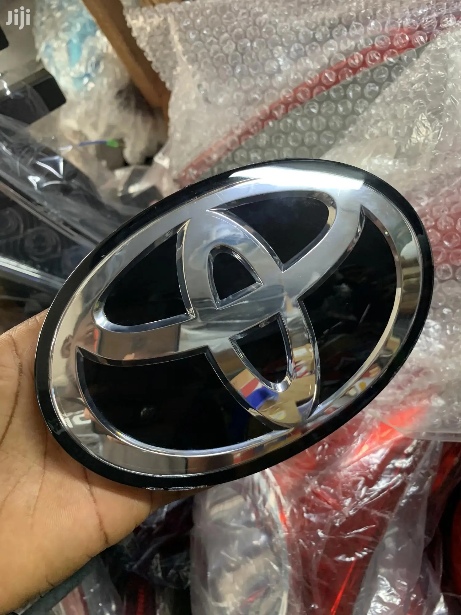 Toyota Corolla 2017-2020 Crown/Logo(Glass)