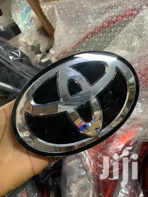Toyota Corolla 2017-2020 Crown/Logo(Glass)