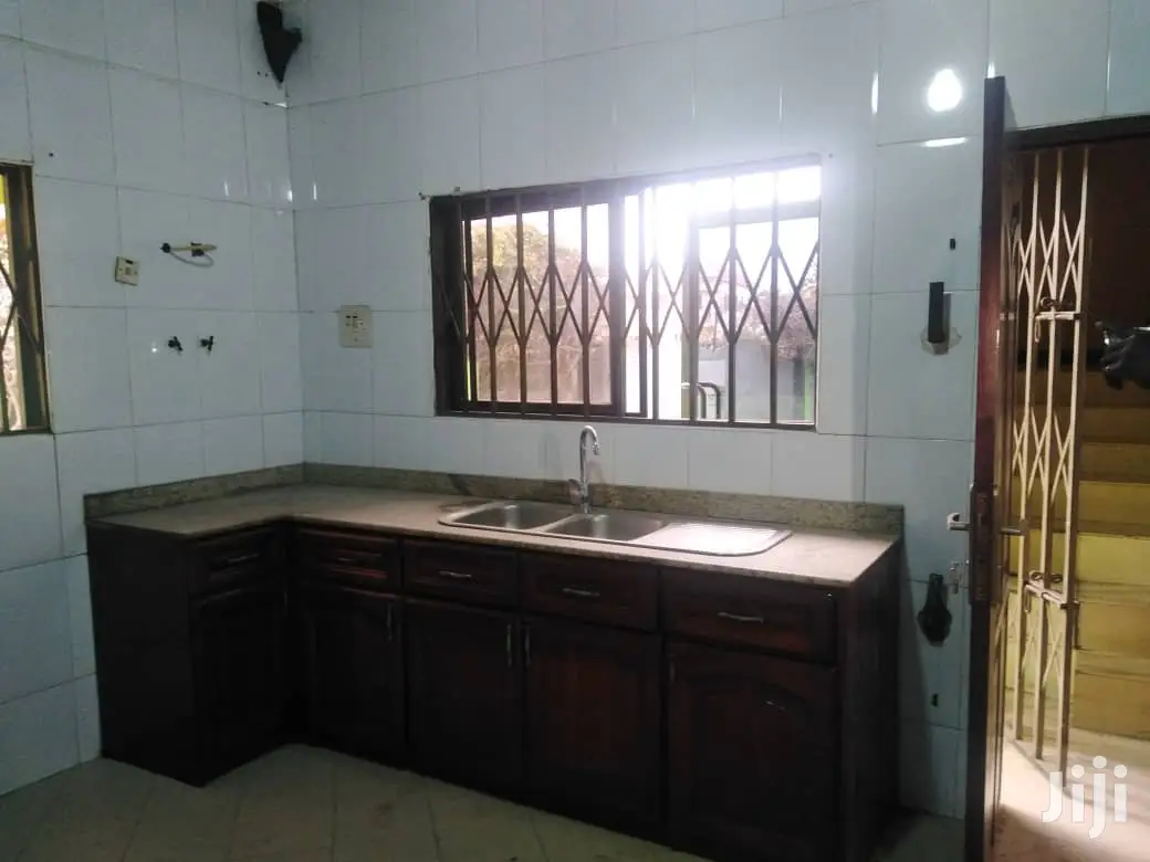 5bdrm House in Ga East Municipal for rent