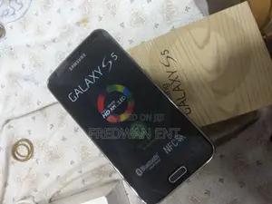New Samsung Galaxy S5 16 GB Black
