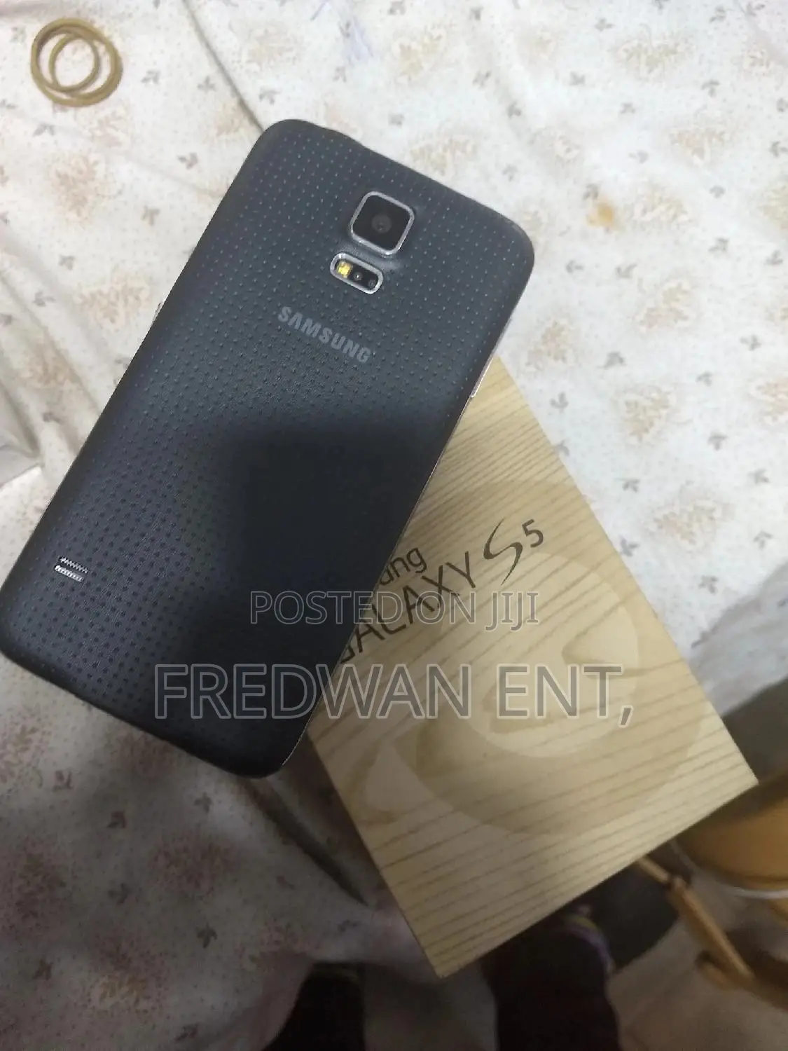 New Samsung Galaxy S5 16 GB Black