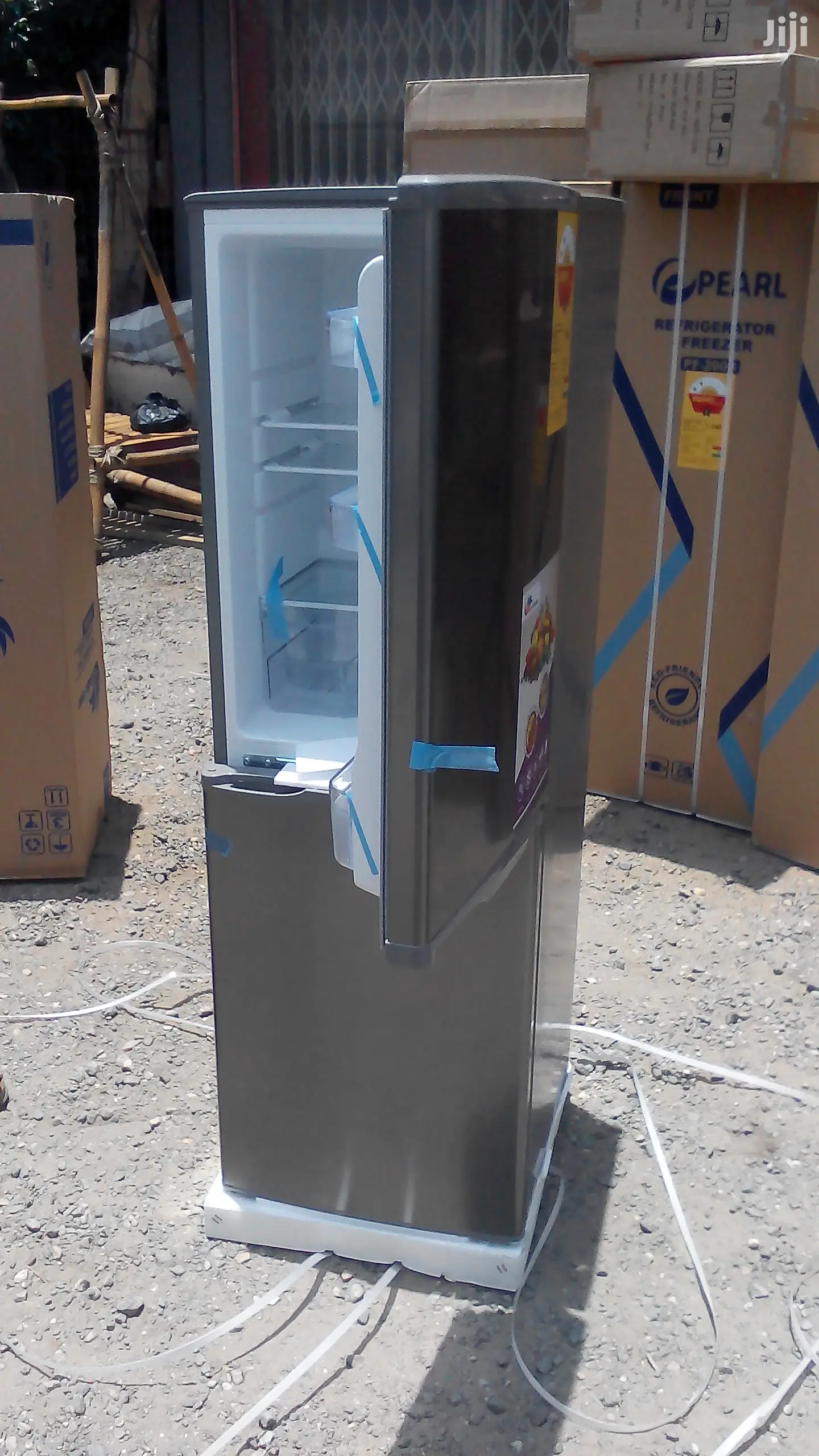 Affordable Rainbow 147L Bottom Freezer Refrigerator Rf-200b