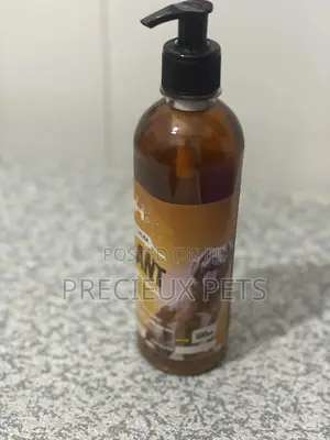 Repellant Shampoo for Ticks and Fleas