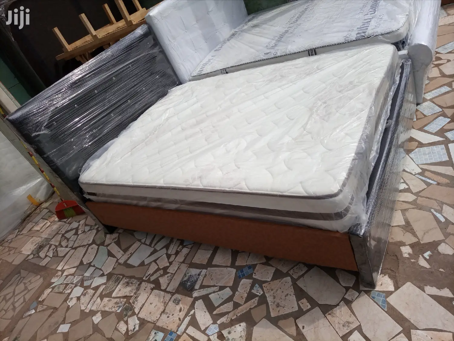 Awesome Queen-Sizewith Mattress