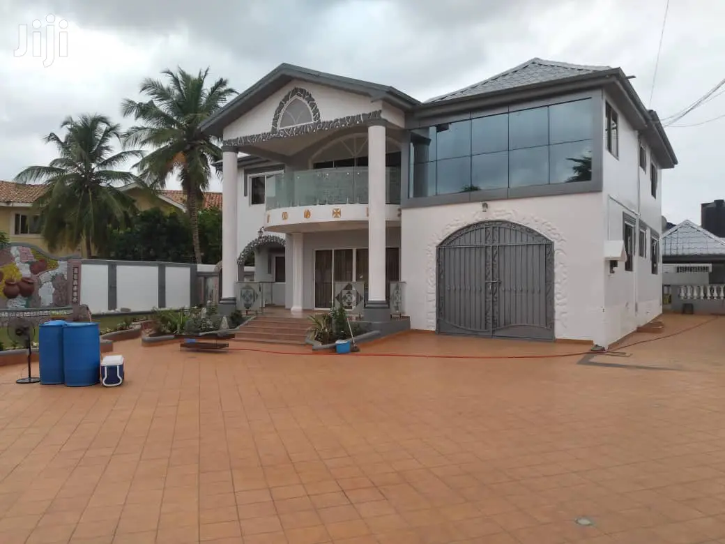 5bdrm House in Dzorwulu for sale
