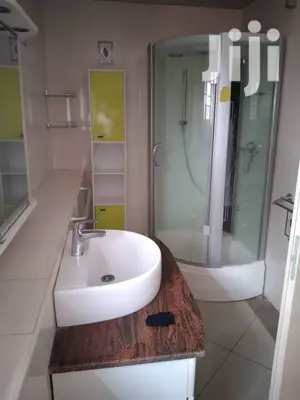 5bdrm House in Dzorwulu for sale