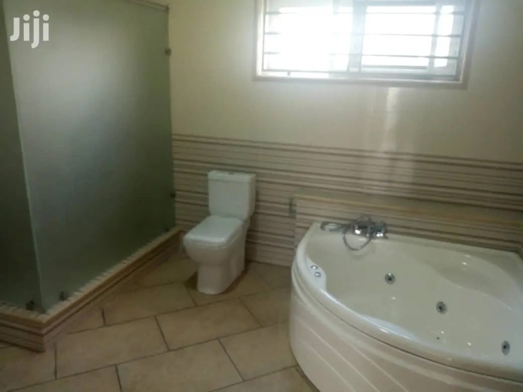 4bdrm House in Accra Metropolitan for Rent