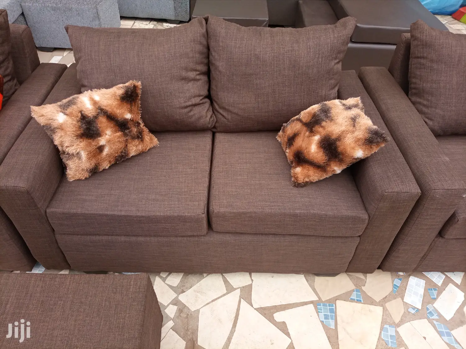 Lovely 2in1 Sofa. Free Delivery