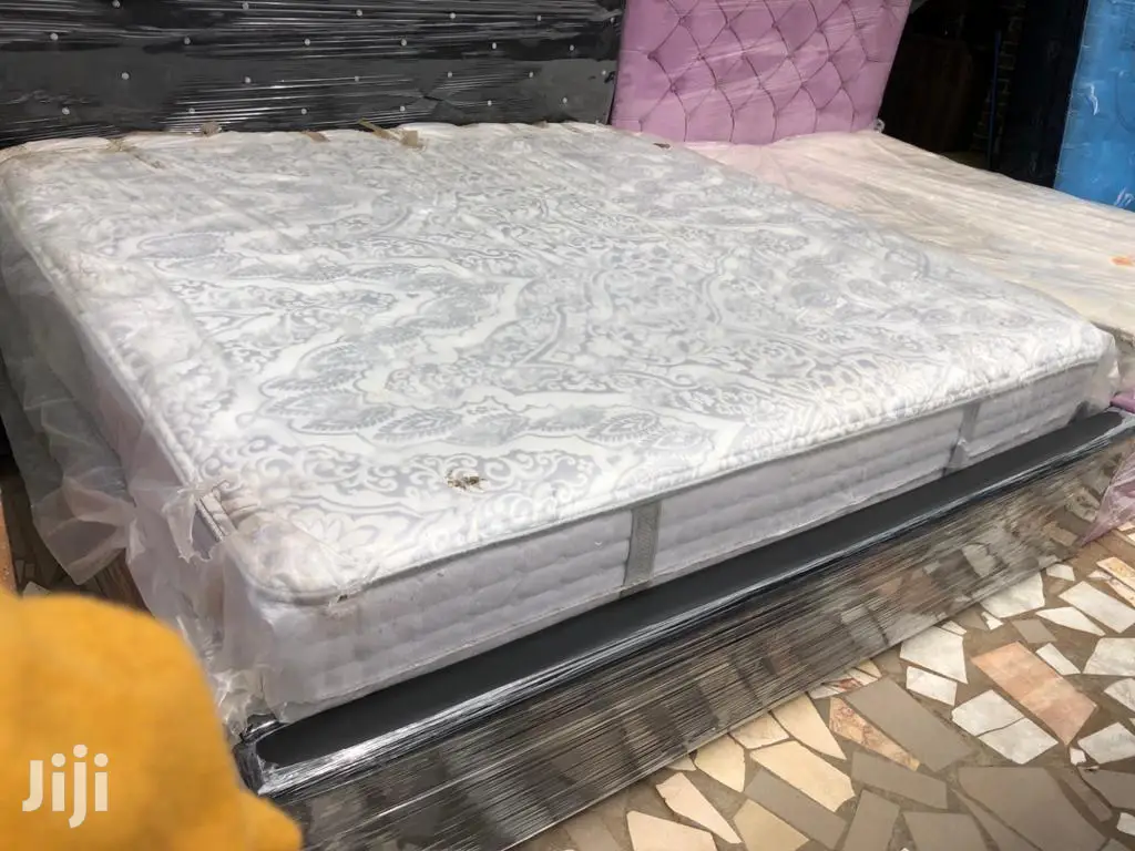 Modenized Kings Bed With Matress