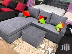 Quality Italian Sofa With Throw Pillows ❤🖤🤍. Free Delivry