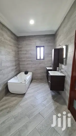 4bdrm House in East Legon for sale