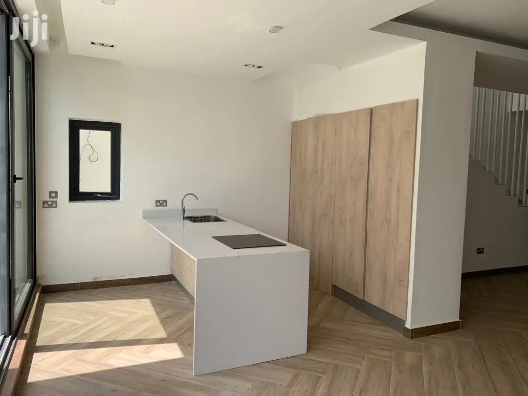 4bdrm House in Abelemkpe for sale