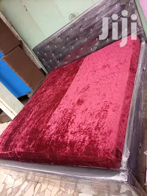 Kings Bed With Mattress. Fre Delivery