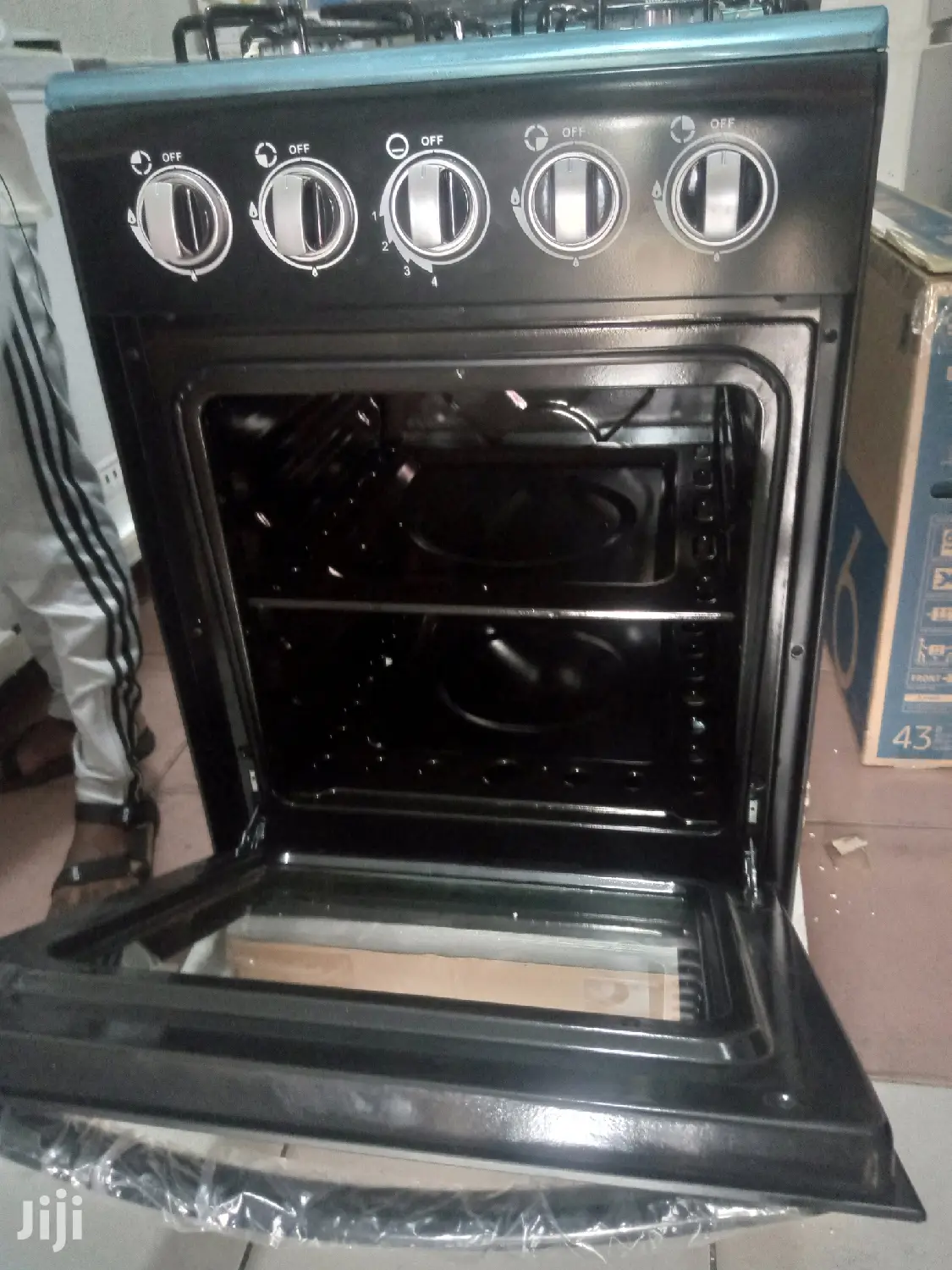 Gas Cooker With Oven