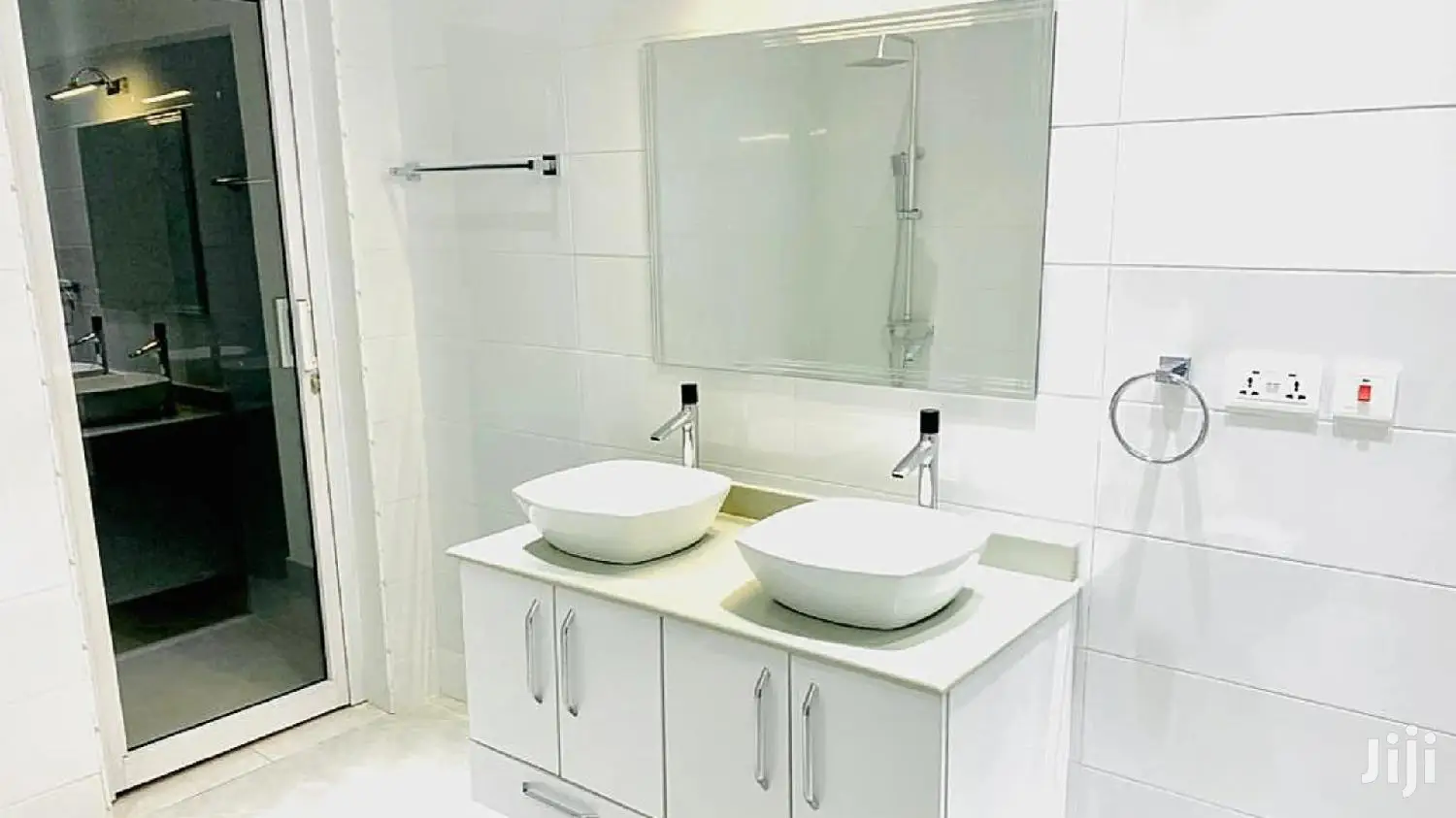 Neat 6 Bedroom House For Sale In Tema