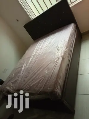 Queen's Bed With Mattress For Sale. Free Delivery