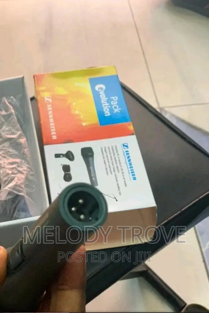 Cord Microphone (SE)