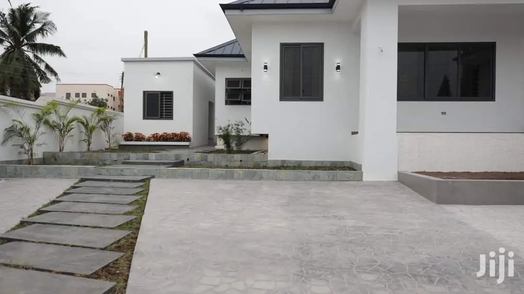 4bdrm House in Dr Roko, Dzorwulu for sale