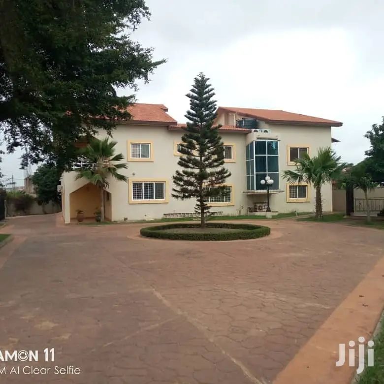 5 Bedroom House+Boys Qtr on Two Half Plot in East Eegon