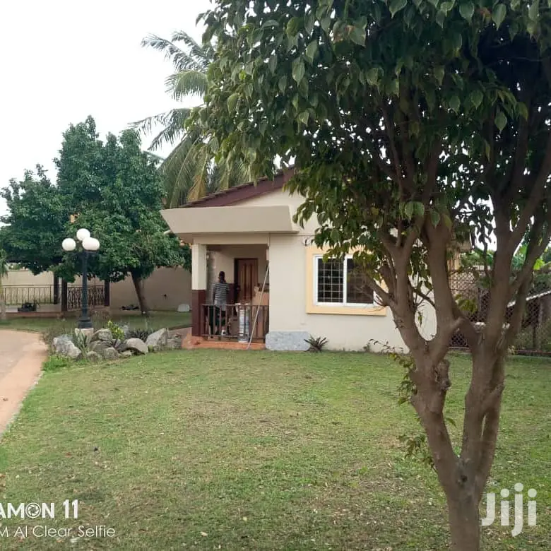 5 Bedroom House+Boys Qtr on Two Half Plot in East Eegon