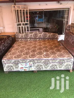 King Size Bed (Inbuilt)