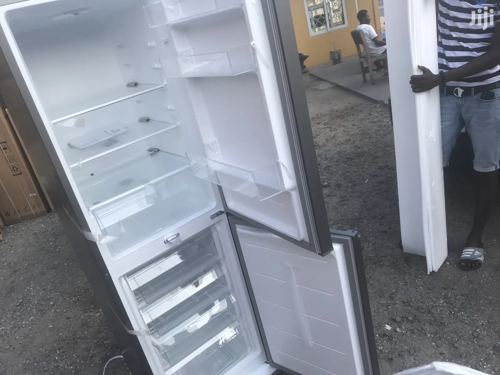 Food Storage NASCO Fridge BOTTOM FREEZER 226 LTR