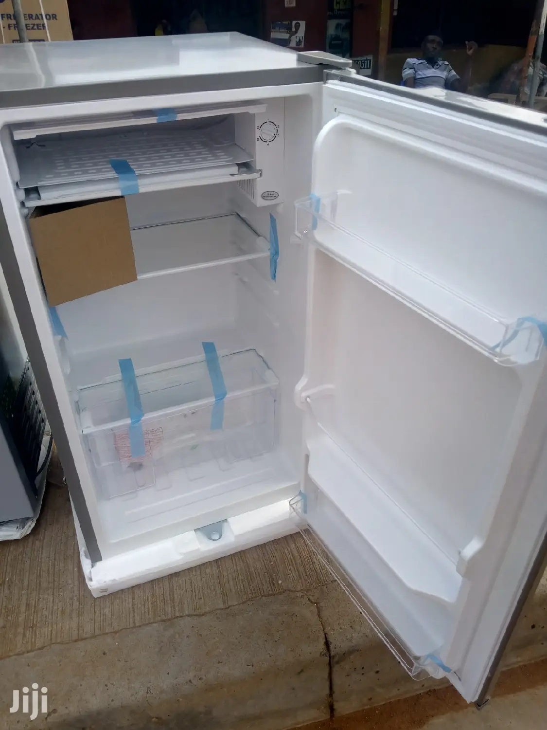 Pearl 93litres Table Top Refrigerator
