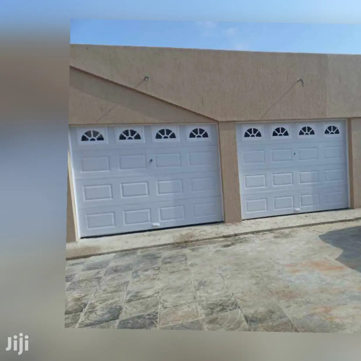 Garage Doors With Backup Batterys