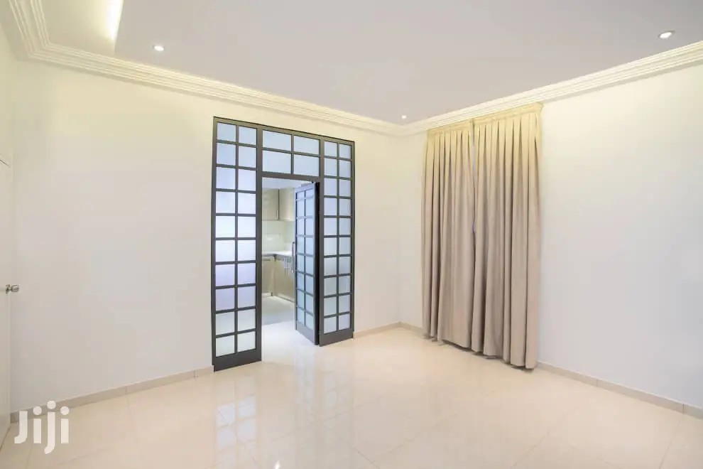 3bdrm Duplex in East Legon for sale