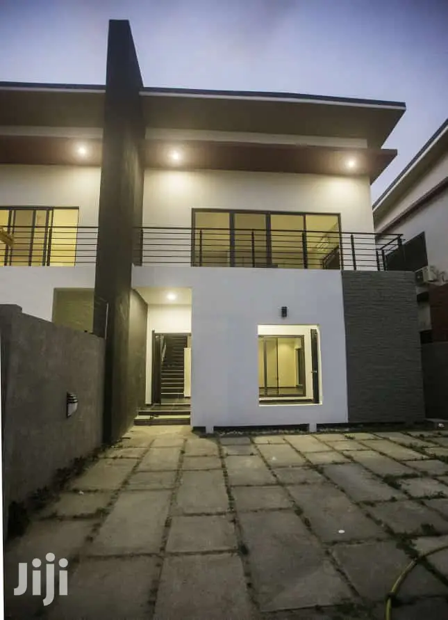 3bdrm Duplex in East Legon for sale