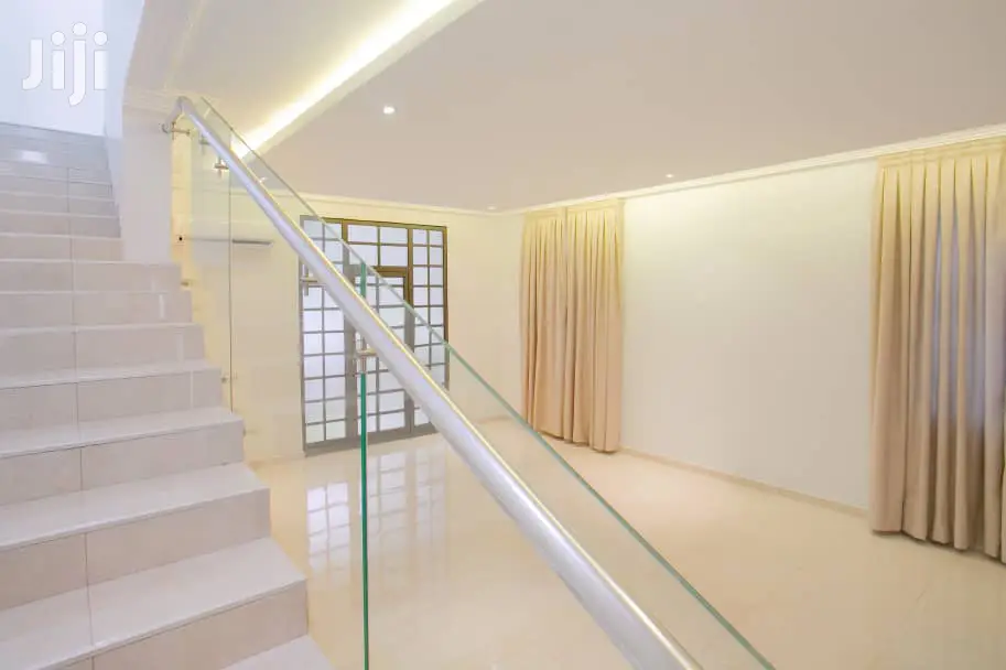 3bdrm Duplex in East Legon for sale