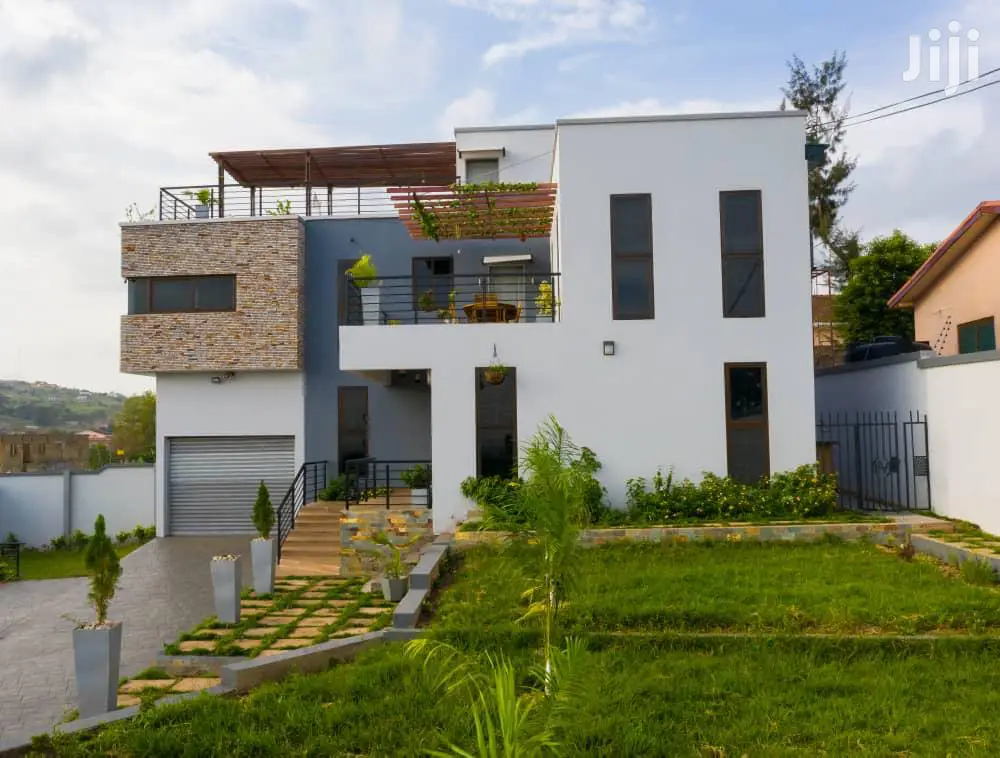 4bdrm Mansion in Roman Ridge for sale