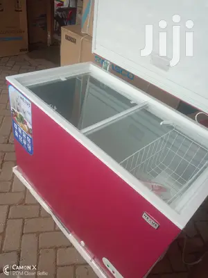 Nexus 300ltr Chest Freezer+ Glass Cover