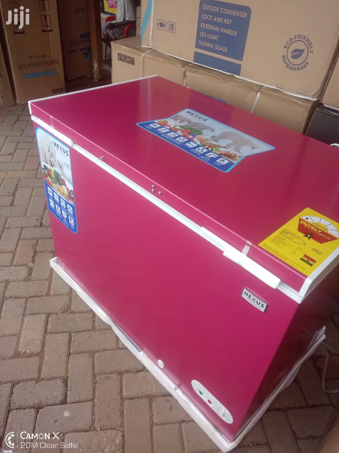 Nexus 300ltr Chest Freezer+ Glass Cover
