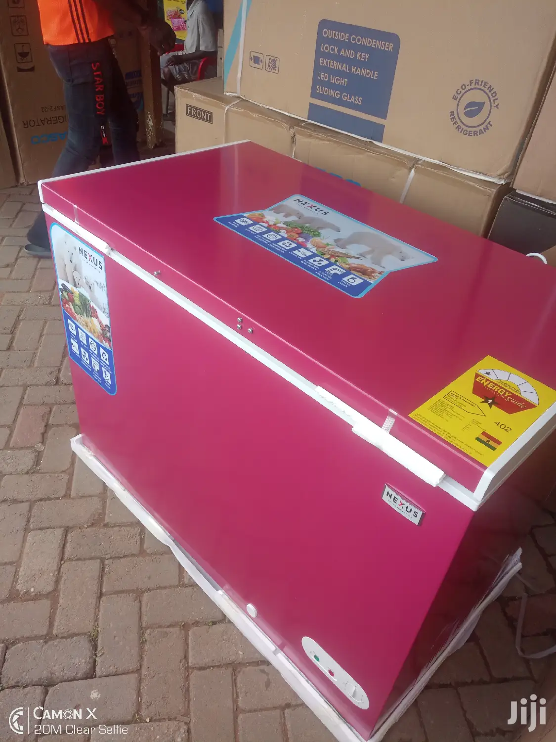 Nexus 300ltr Chest Freezer+ Glass Cover