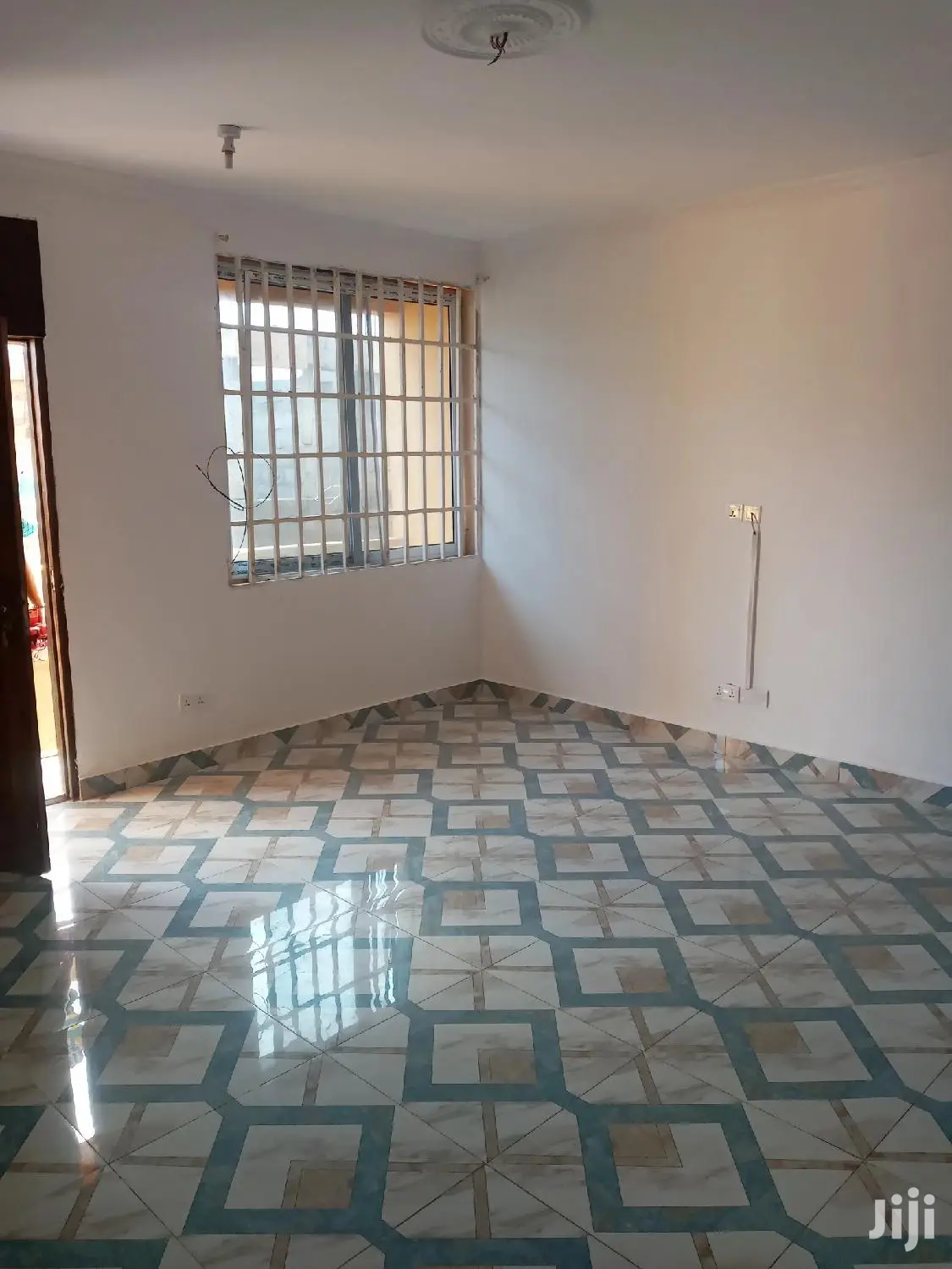 Executive 2-Bedrooms Apartment Dansoman 1yr