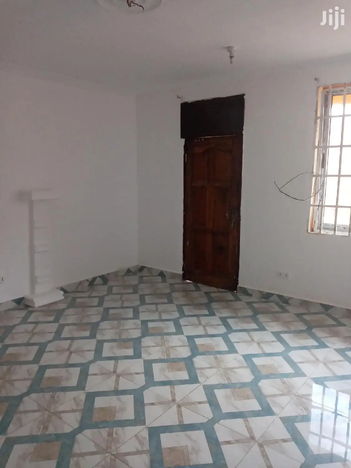 Executive 2-Bedrooms Apartment Dansoman 1yr