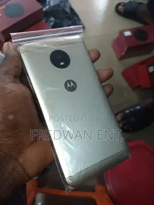 New Motorola Moto E4 Plus 16 GB Silver