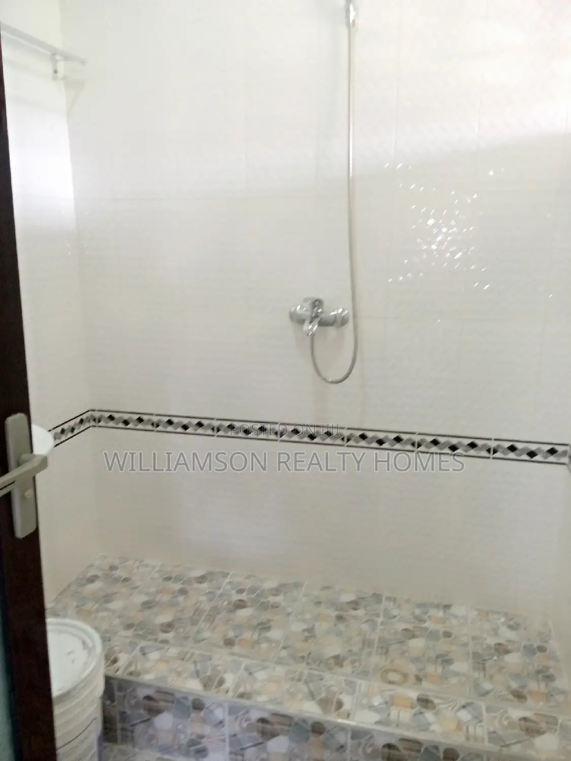 3bdrm Apartment in Hfc Estate, Spintex for rent