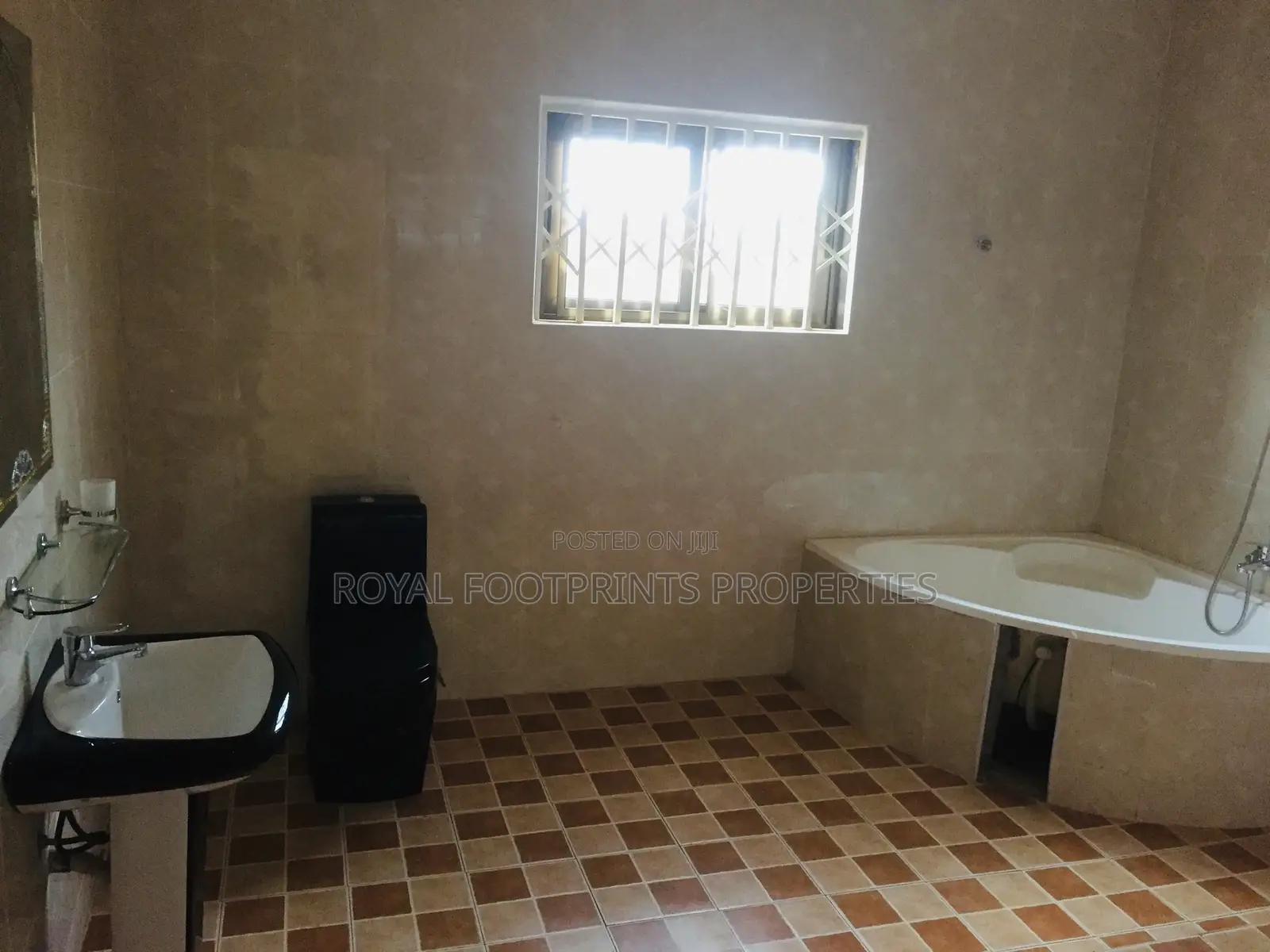 3bdrm House in Oyarifa for sale