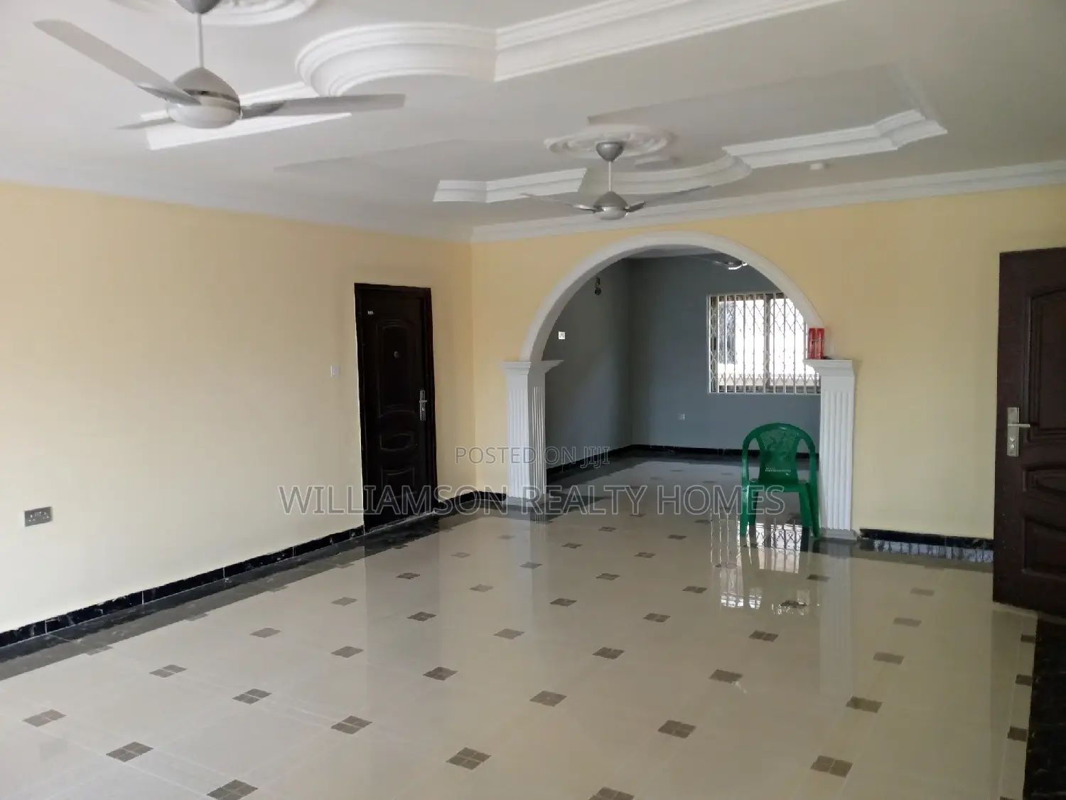 4bdrm Apartment in Community 18, Spintex for rent